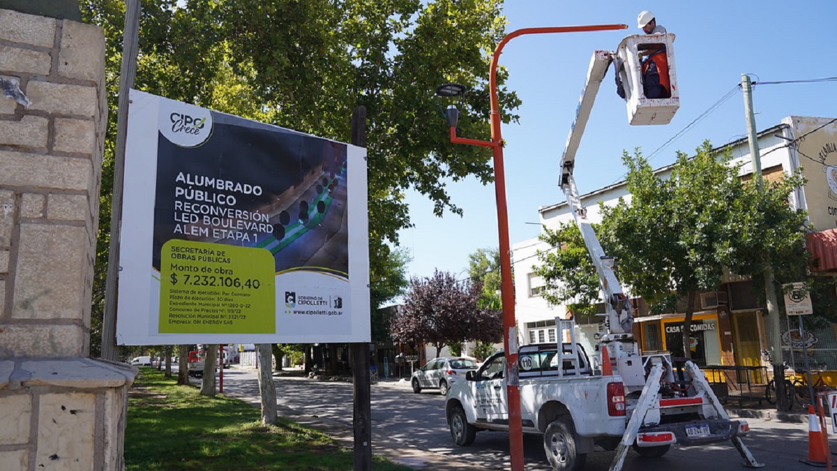 La obra se encuentra dentro del proyecto general de “Reconversión del alumbrado público a led en calles troncales”, que cuenta con una inversión de $224.320.000,00.Foto: Gentileza municipalidad de Cipolletti.