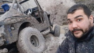 Buscan con aviones al joven desaparecido en Chubut, del que hallaron su cuatriciclo destrozado