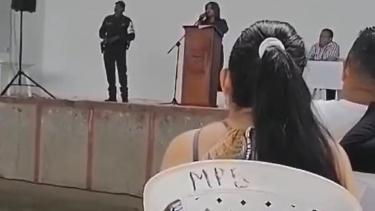 El insólito discurso de una directora que fue viral en redes sociales. 