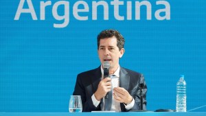 El kirchnerismo presiona a Alberto Fernández, pero en su entorno advierten que aún no definió si será candidato