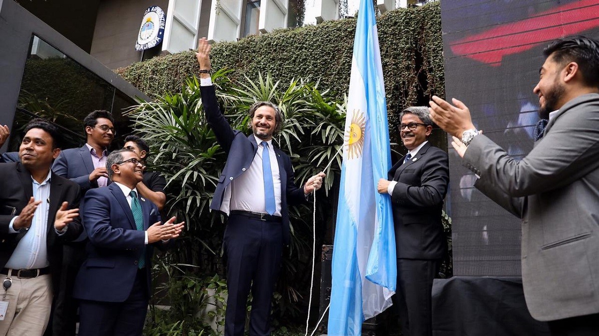 Santiago Cafiero inauguró la nueva embajada argentina en Bangladesh. Foto Santiago Cafiero Twitter.