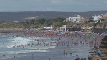 En la playa se vivirá un partido histórico //Foto: Martín Brunella