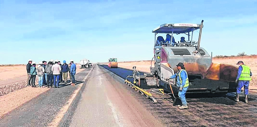 El año pasado la pavimentación de la ruta 67 marchaba a pleno. Tiene 19 kilómetros de longitud.