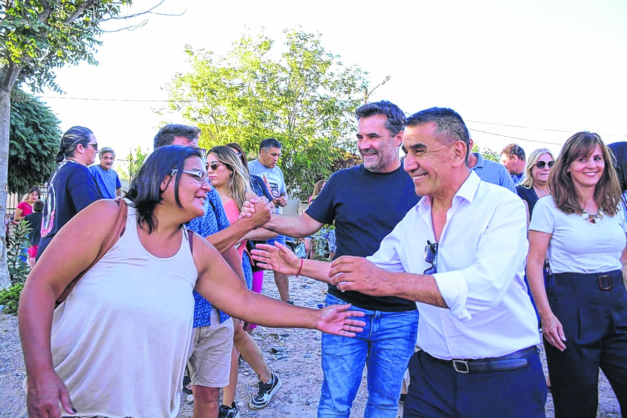 El Frente de Todos Neuquino llevará a Ramón Rioseco como candidato a gobernador y a Darío Martínez primer diputado provincial.