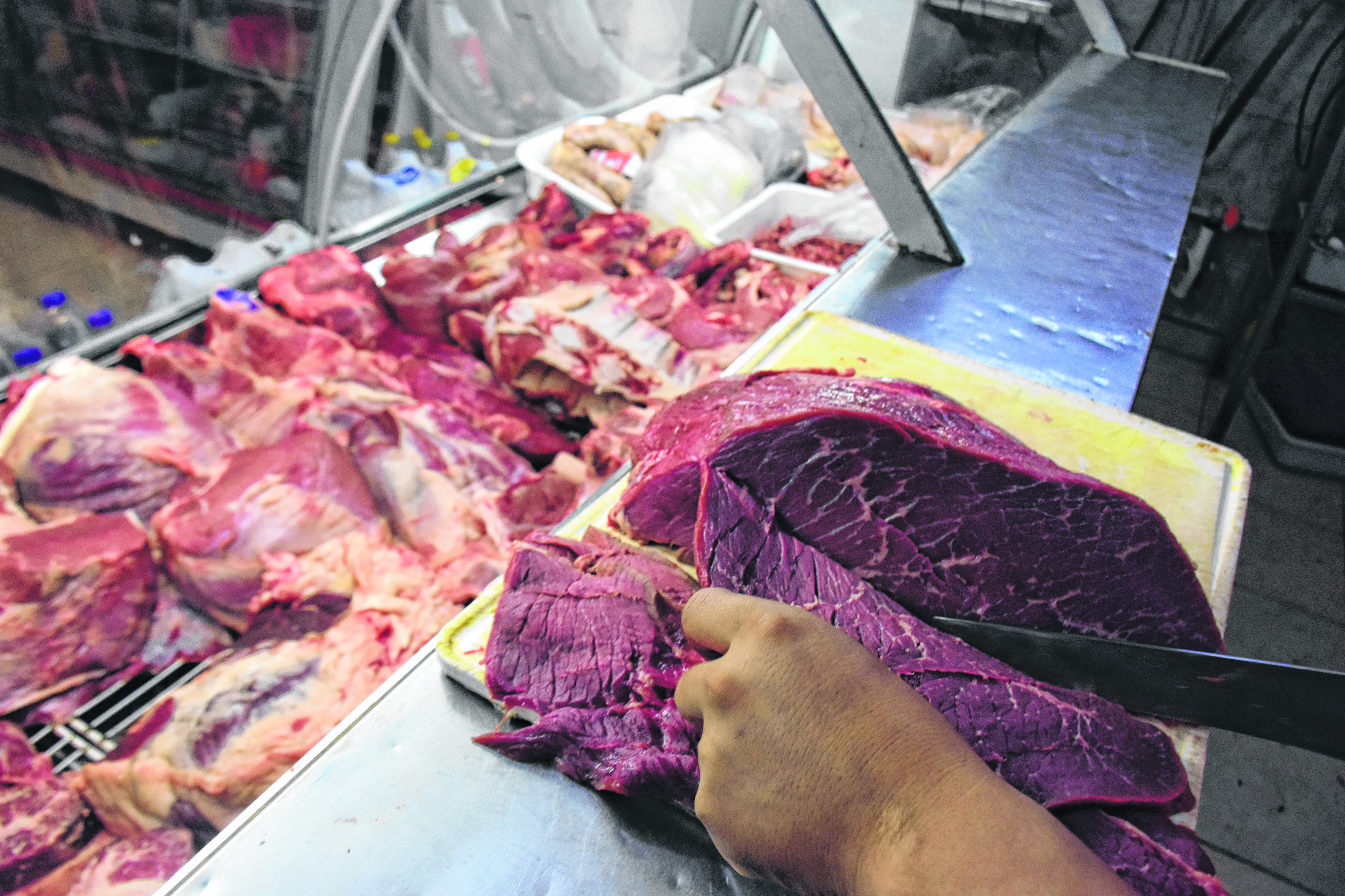 La carne, con subas del 30% a nivel nacional, es uno de los productos que fogonea la inflación.  Foto César Izza.