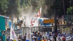 Cinco pobladores imputados por agresión a manifestantes en el acceso a Lago Escondido