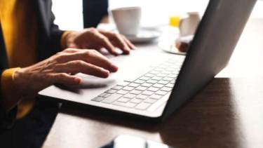 El plan Mi Compu está destinado a jubilados y pensionados a través del Banco Nación. Archivo.