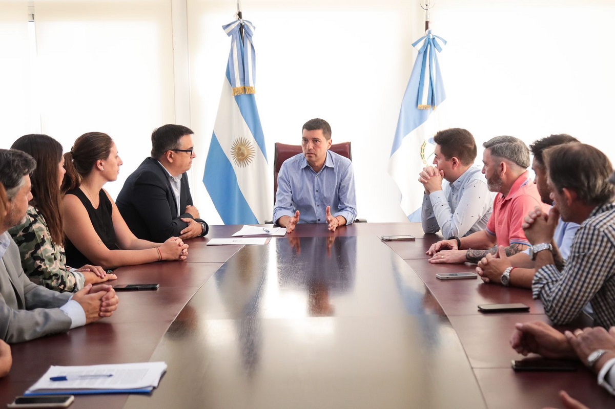 El vicegobernador se reunió con los diputados de bloques aliados al MPN (Prensa Legislatura)
