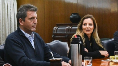 El ministro de Economía Sergio Massa  y la secretaria de Energía Claudia Royón decidieron aplicar la multa a Edesur. 
