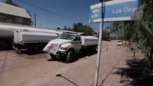 Vecinas por el agua liberaron los camiones de agua potable en Centenario