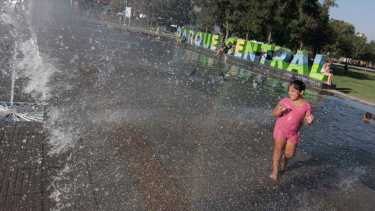 Hasta cuándo sigue el calor en Neuquén: se esperan máximas que superarán los 30°. Foto: Oscar Livera