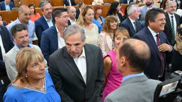 El ex gobernador Jorge Sapag y su hermana, la diputada nacional mandato cumplido Alma Sapag, dieron el presente en la apertura de sesiones (foto Florencia Salto)