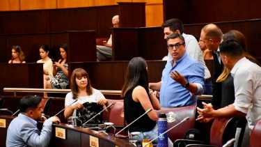 Los diputados del MPN y los que responden a Rolando Figueroa aprpobarán la deuda. Foto: archivo Matías Subat.
