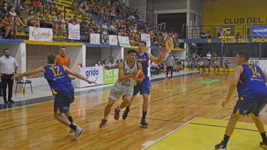 Lucas González fue el goleador de Deportivo Viedma en la victoria sobre Del Progreso. (Fotos: Juan Thomes)