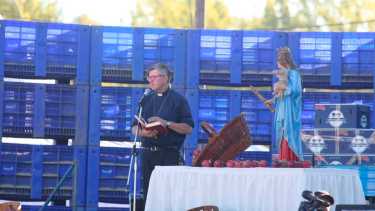 El monseñor Alejandro Pablo Benna presidió la ceremonia. Foto Juan Thomes