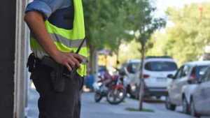 Armado intentó darse a la fuga de la policía en Centenario, pero lo agarraron