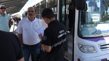 A un día del secuestro, Hernandez aseguró que hay instrumentos firmados que ratifican que los colectivos pertenecen a la entidad. Foto: Juan Thomes