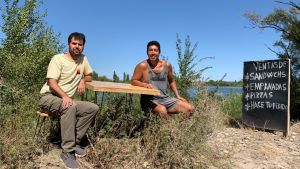 Poesía, música y pintura: para disfrutar un atardecer en el río este sábado en Neuquén
