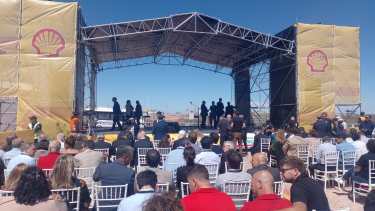 El acto comenzó después de las 12:50. 