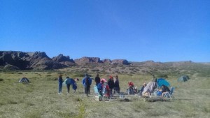 Mucho eclipse y pocas casas: en Piedra del Águila ocuparon el predio en reclamo de viviendas