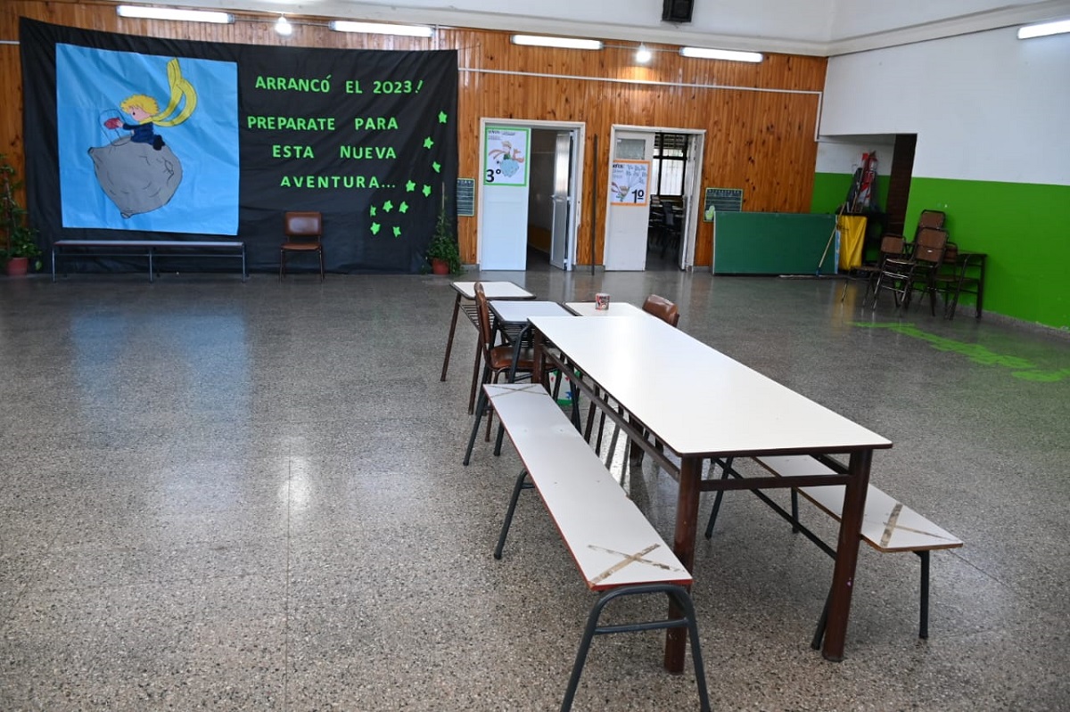 En la capital rionegrina hubo un gran acatamiento al paro docente que continuará hasta el miércoles. Foto Marcelo Ochoa.