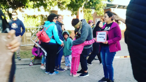 Miles de personas recibieron «abrazos gratis» en la Fiesta de la Confluencia 2023