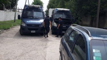 Achuras: allanan frigoríficos de Berazategui tras las muertes por consumo de carne contaminada