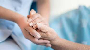 Dos ancianos fueron dados de alta y otros dos continúan internados en el hospital de Las Grutas. Foto Ilustrativa.