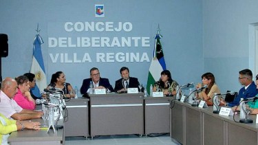 Por la campaña, hubo renuncias y pedidos de licencia de los funcionarios de Regina