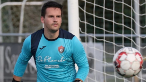 Conmoción en el fútbol: un arquero de Bélgica murió en pleno partido luego de atajar un penal