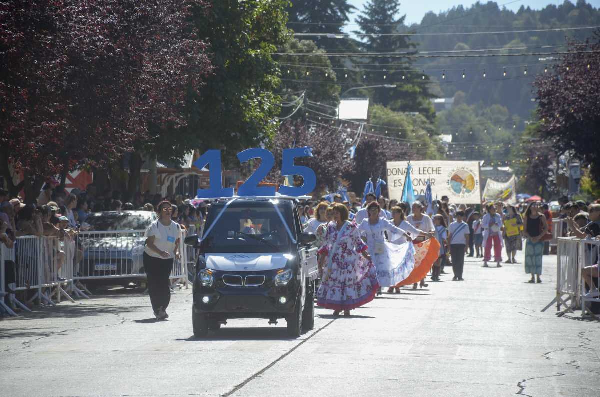 Desfile aniversario San Martín de los Andes, febrero 2023. Foto: Patricio Rodríguez