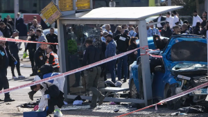 Atentado con auto en Jerusalén: al menos dos muertos, entre ellos un niño de 6 años