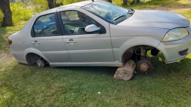 Los vecinos de Huerenchenque deben dejar sus autos a 2 kilómetros y caminar hacia sus hogares. Foto: https://www.facebook.com/CSoniaBurgos