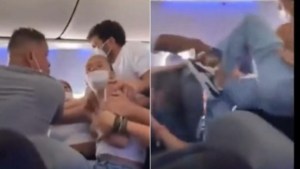 Video: piñas y patadas por un asiento en un avión de la aerolínea Gol