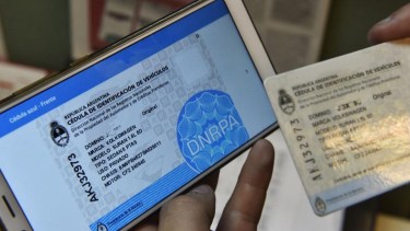 La cédula es un documento que permite acreditar que un vehículo puede circular en la vía pública. 