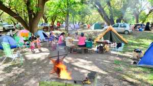 Fin de semana en Fortín Lagunita: una playa en Alto Valle para acampar o pasar el día