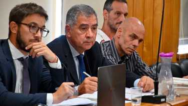 El imputado Martín Feilberg, junto a sus defensores particulares. (foto de archivo de Alfredo Leiva)