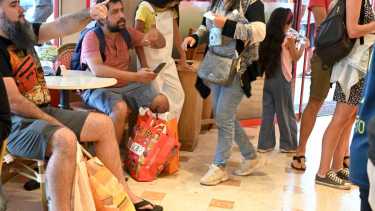 La tasa que se cobra a los comercios y actividades económicas de Bariloche está atada a la facturación, por eso enero, con el turismo, tuvo un crecimiento exponencial. Foto: Chino Leiva