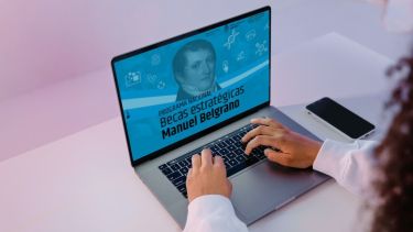 El Ministerio de Educación abrió las inscripciones para las Becas Manuel Belgrano. 