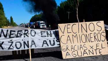 Desde hace nueves días que los retirados están sobre la ruta, esperando una respuesta. foto: archivo.