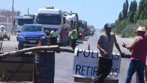 Corte de la Ruta 22: policías retirados levantaron anoche, pero volverán este jueves