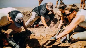 Una niña de 9 años y su familia descubrieron los restos de dos gliptodontes en Chapadmalal