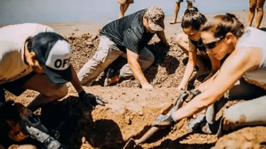 La familia dio aviso a las autoridades tras el hallazgo en la playa de Chapadmalal. Foto gentileza. 