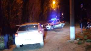 Buscan a un cómplice y al resto del botín que se llevaron de la empresa frutícola, en Roca