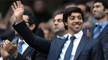Mansour bin Zayed Al Nahyan es de Emiratos Árabes y es el dueño mayoritario del City. 