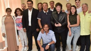 Eguía presentó a sus candidatos y listas para las elecciones del 16 de abril