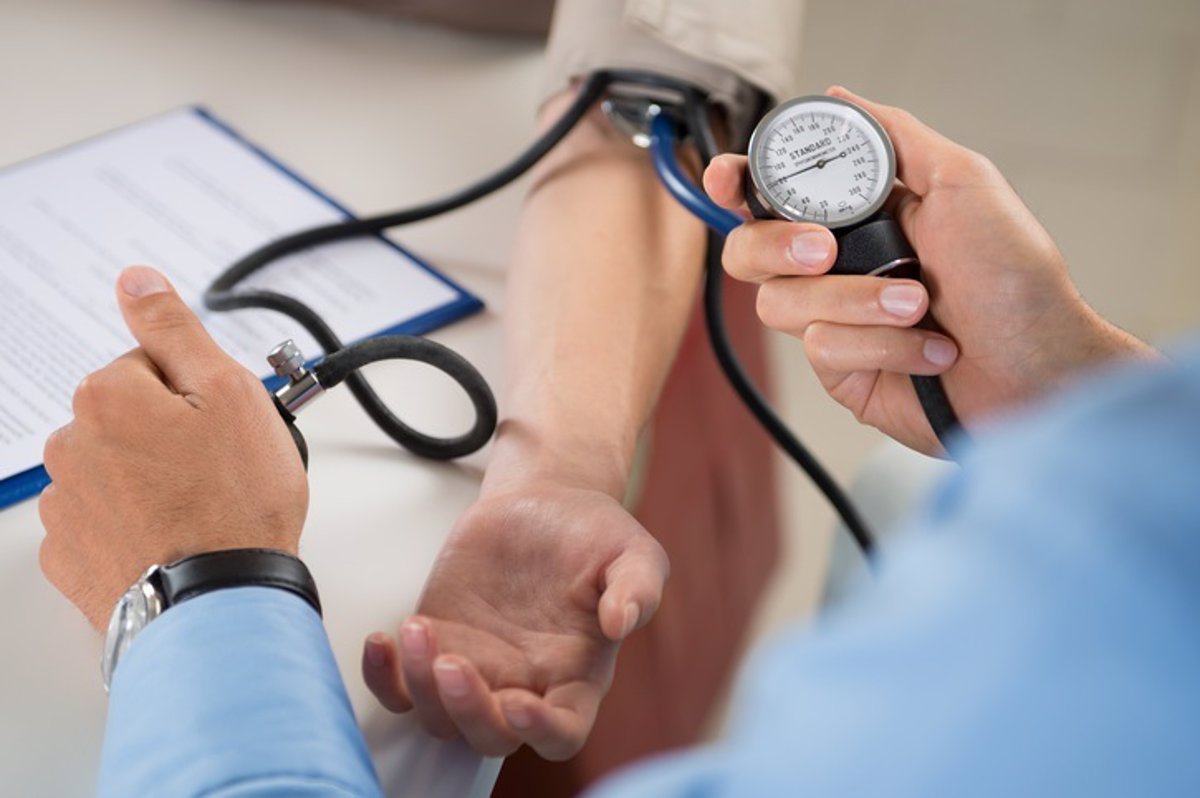 La hipertensión afecta a buena parte de la población adulta mayor, por lo que es necesario realizarse los controles específicos.-