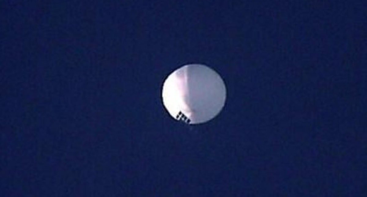 El globo sobrevuela el espacio aéreo de Estados Unidos. Foto: Billingsgazzete.com