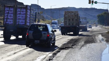 Piden que reparen ondulaciones en la Ruta 22 en el ingreso a Regina