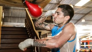 El invicto Ponce quiere meterse en la historia grande del boxeo argentino